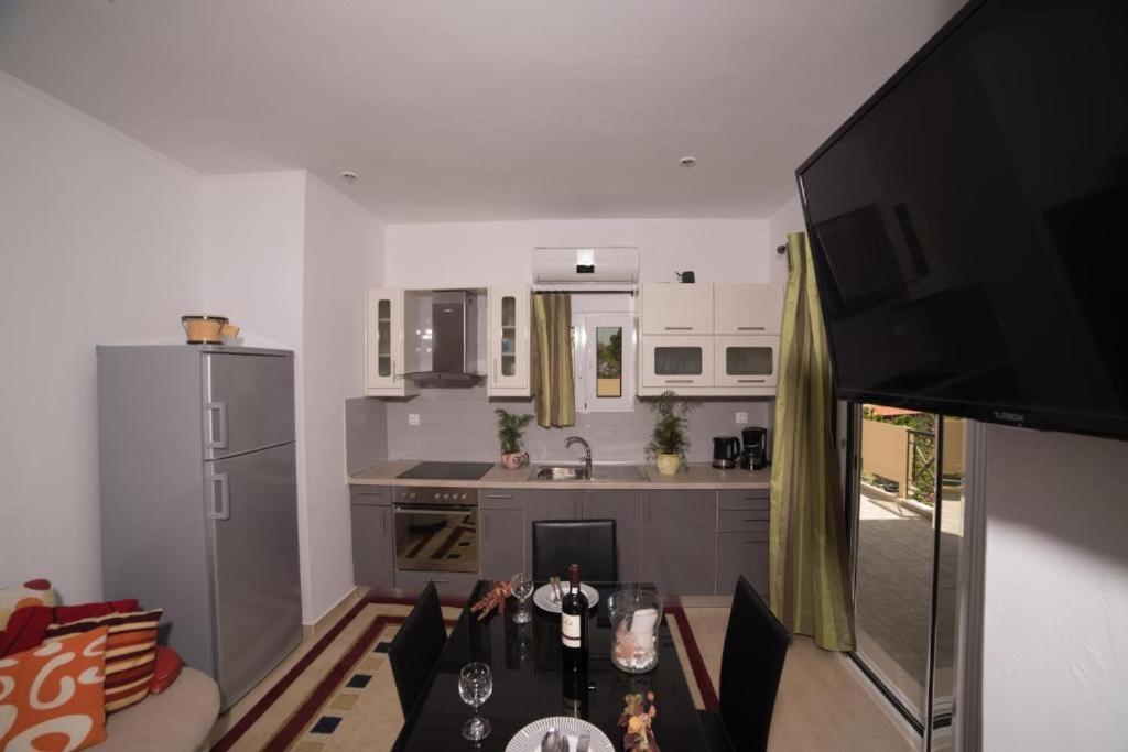 Bodikos Apartments Pitsidia Ngoại thất bức ảnh